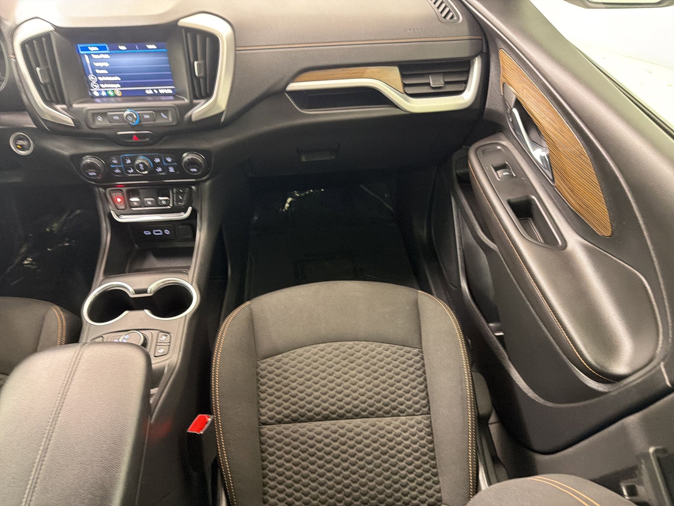 Used 2021 GMC Terrain SLE w/ Driver Convenience Package image 26