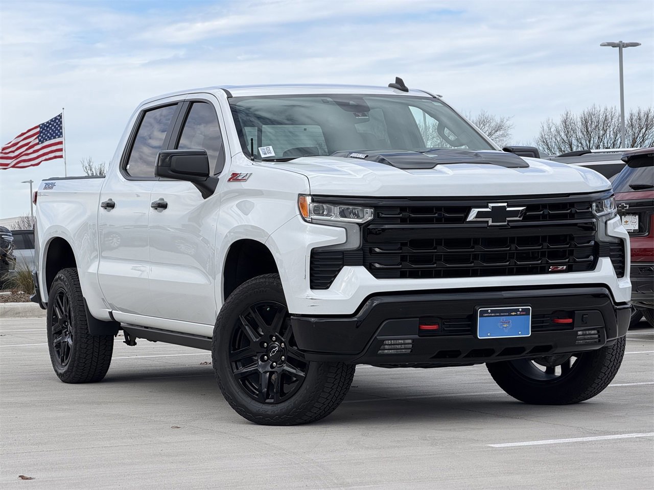 Used 2024 Chevrolet Silverado 1500 LT Trail Boss w/ Convenience Package II image 2