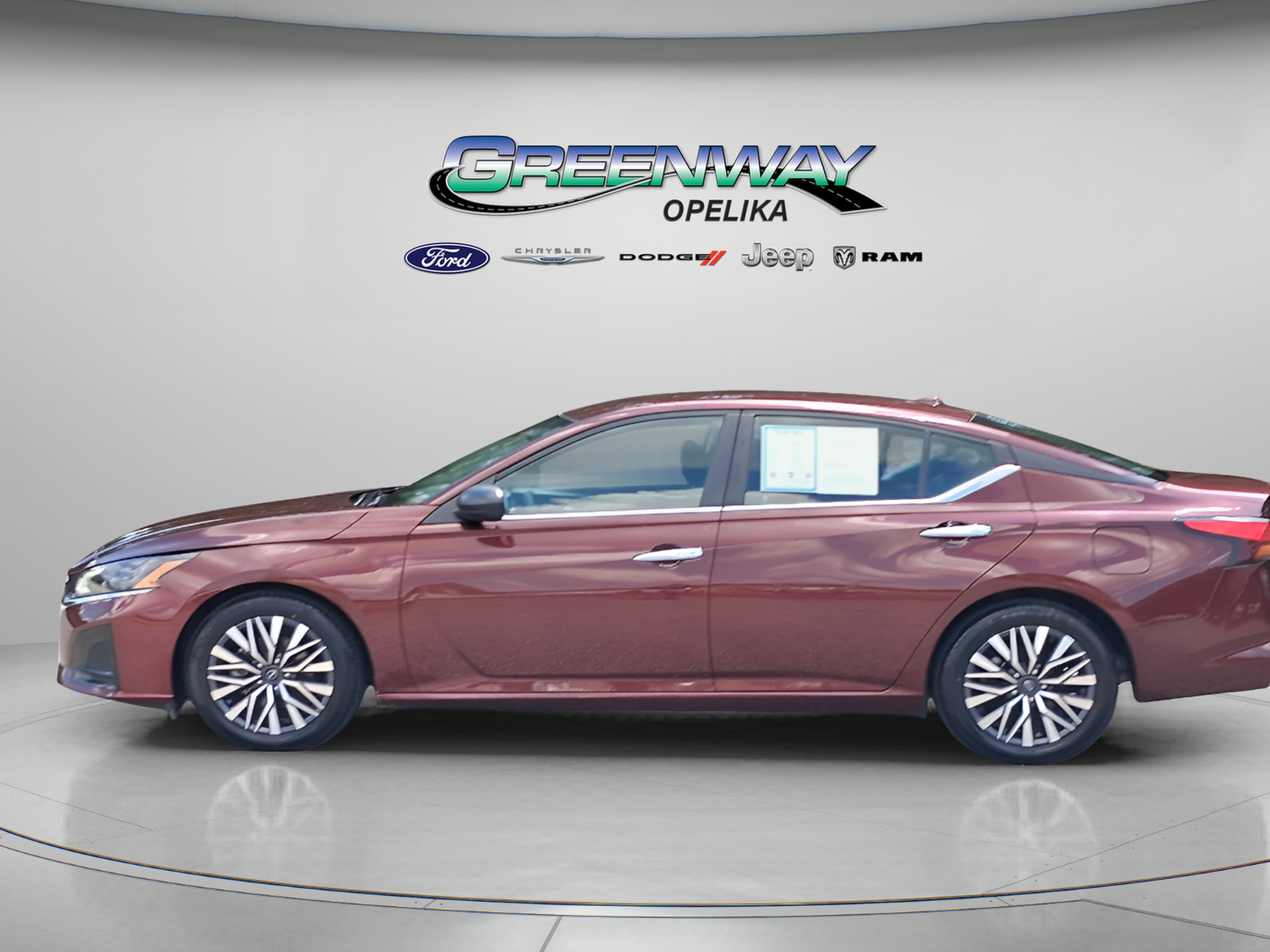 Used 2025 Nissan Altima 2.5 SV FWD image 4