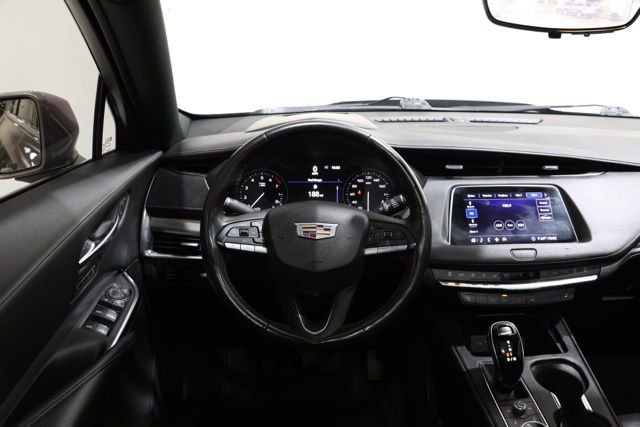 Used 2020 Cadillac XT4 Premium Luxury w/ Technology Package FWD image 13