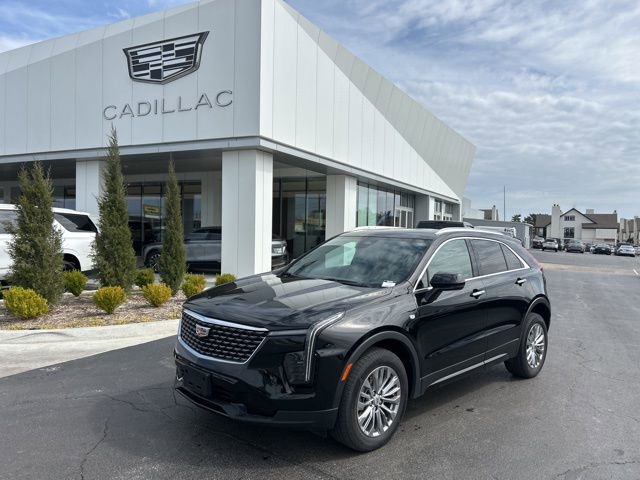 Used 2024 Cadillac XT4 Premium Luxury w/ Technology Package image 2