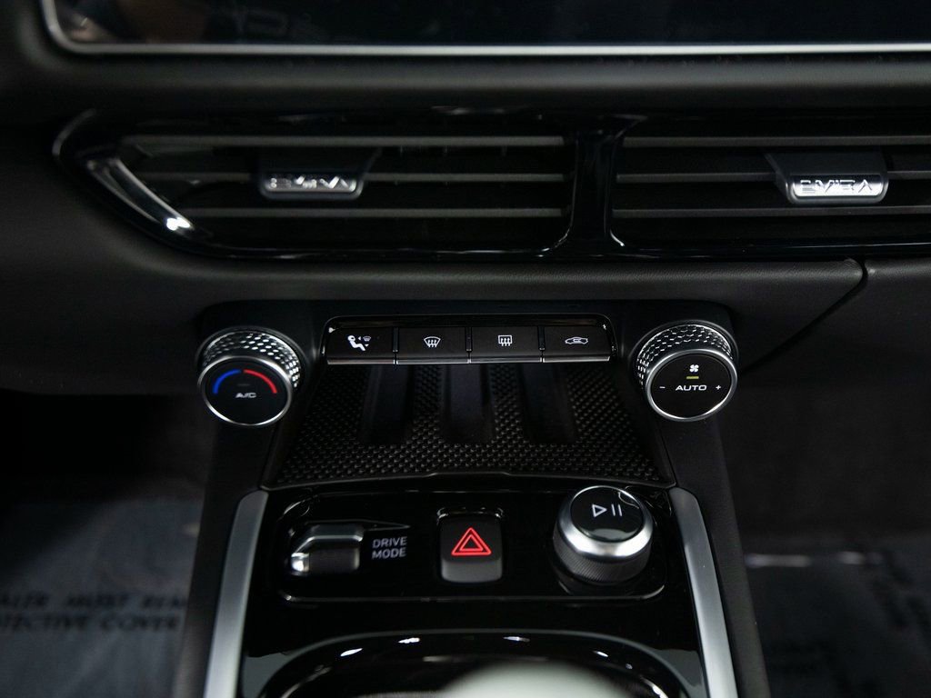 Used 2025 Lotus Emira image 22