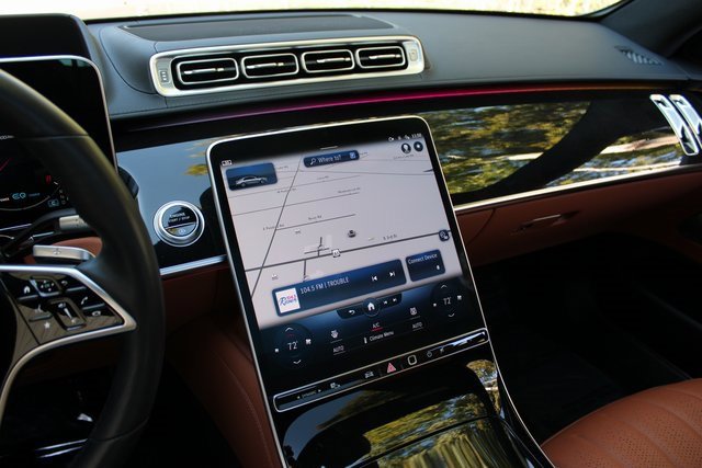 Used 2022 Mercedes-Benz S 500 4MATIC w/ 3D Technology Package image 17