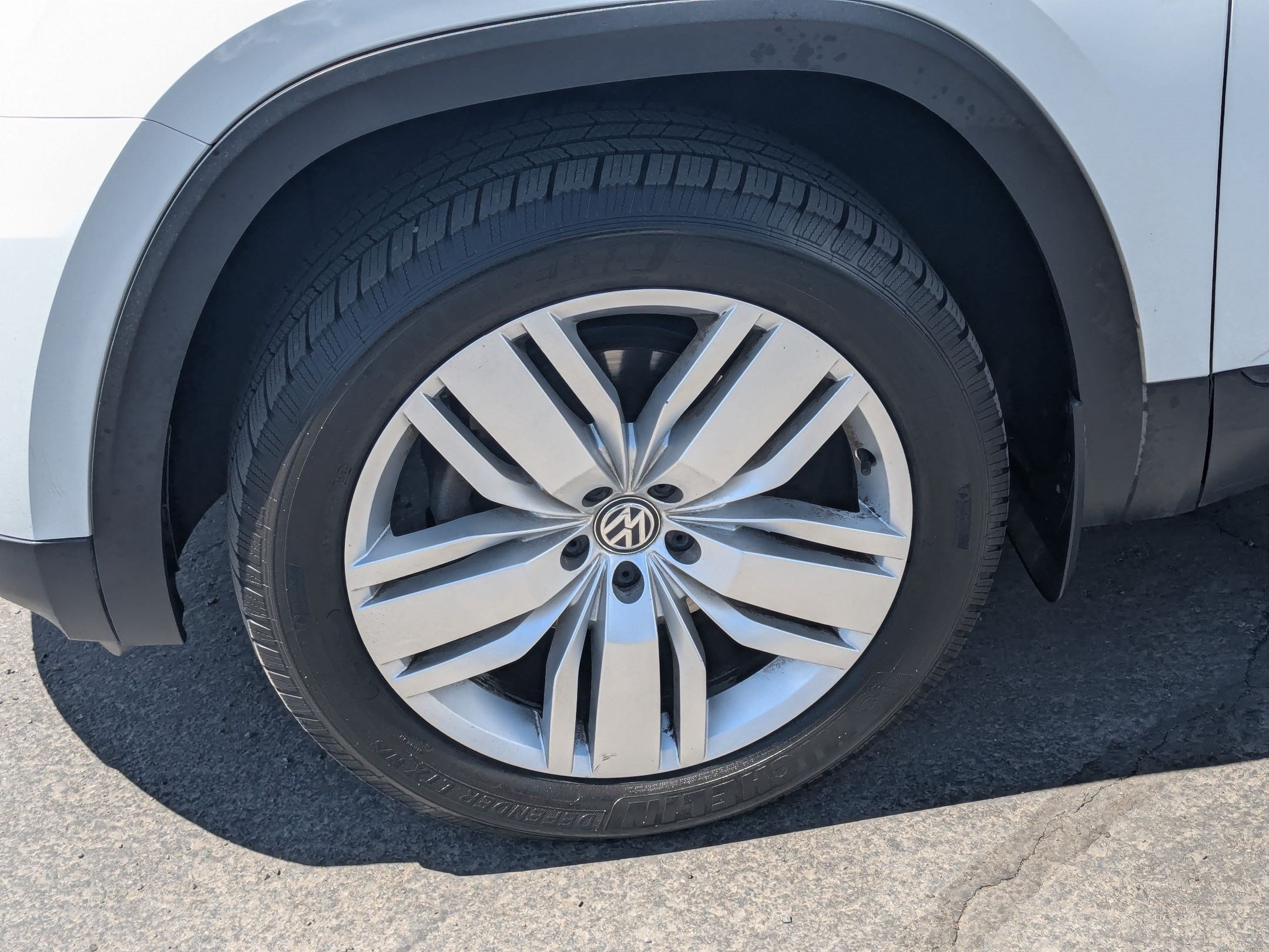 Used 2019 Volkswagen Atlas SE w/ Towing Package AWD/4WD image 14
