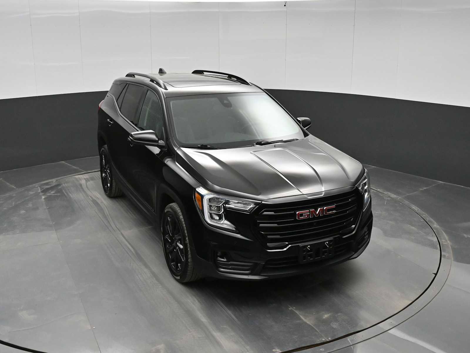 Used 2024 GMC Terrain SLT w/ Tech Package AWD/4WD image 23