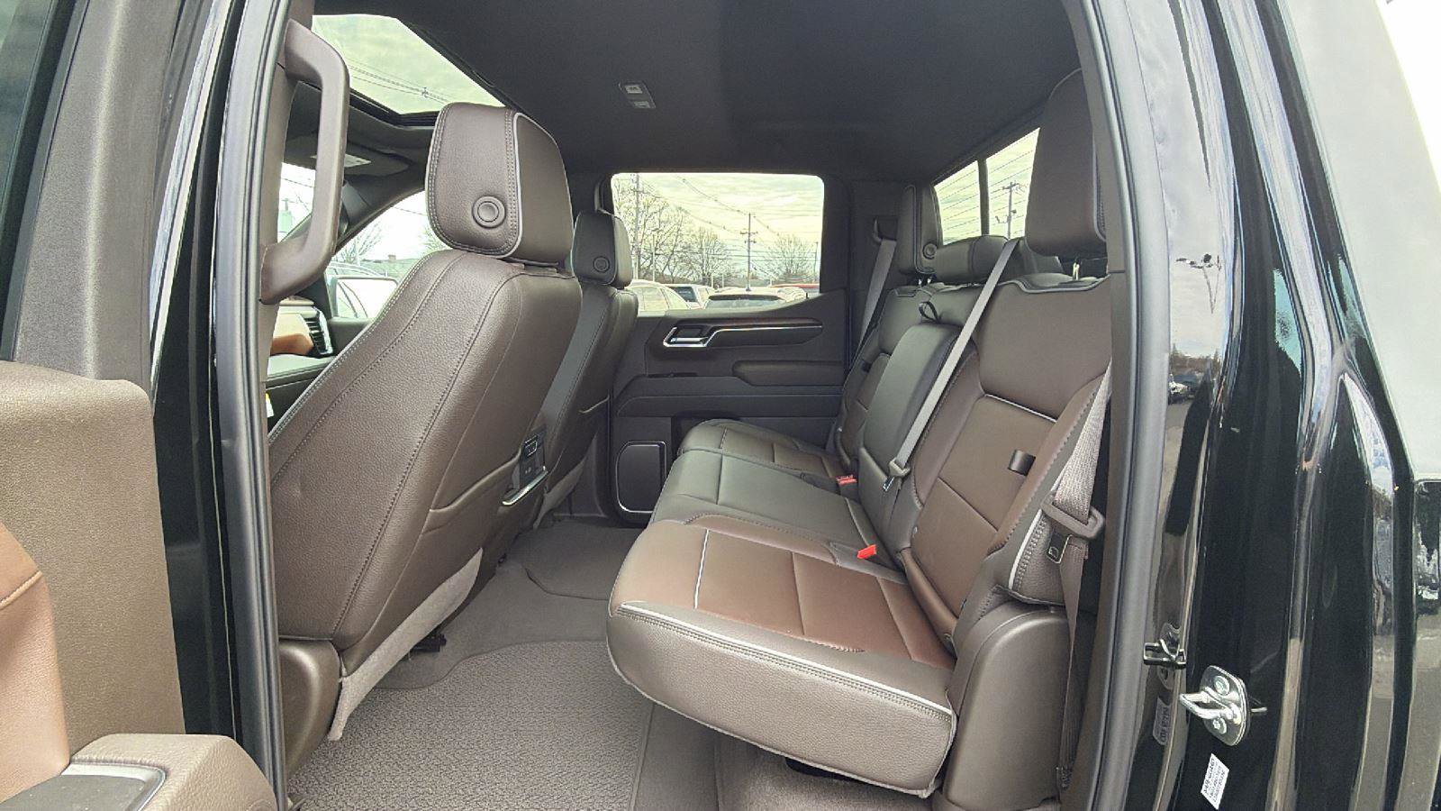 New 2025 GMC Sierra 1500 Denali w/ Denali Reserve Package image 35