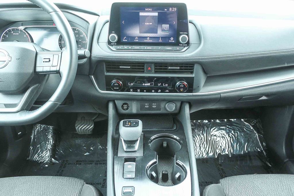 Used 2025 Nissan Rogue SV FWD image 17