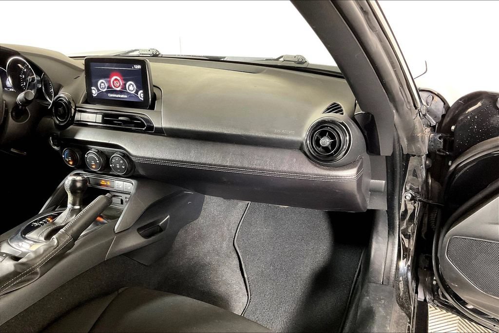 Used 2020 MAZDA MX-5 Miata RF Club RWD image 16
