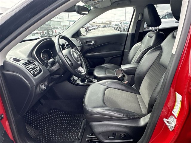 Used 2019 Jeep Compass Latitude image 18