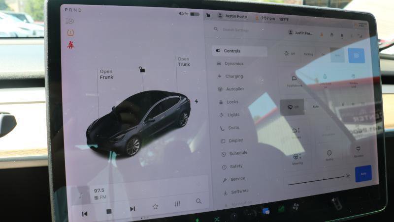 Used 2020 Tesla Model 3 Standard Range RWD image 14