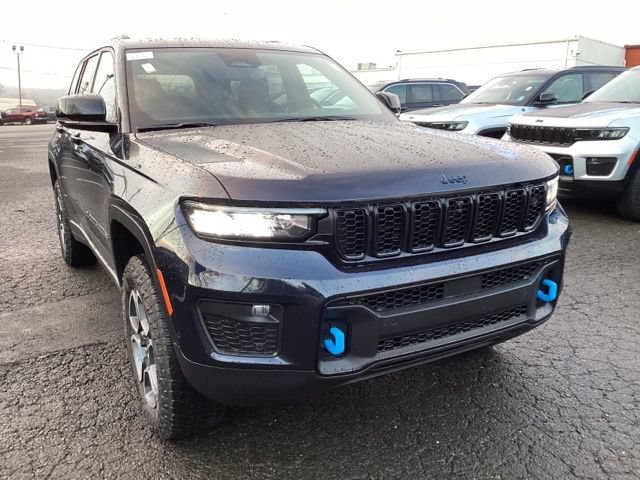New 2024 Jeep Grand Cherokee Trailhawk w/ Advanced Protech Group II AWD/4WD image 3