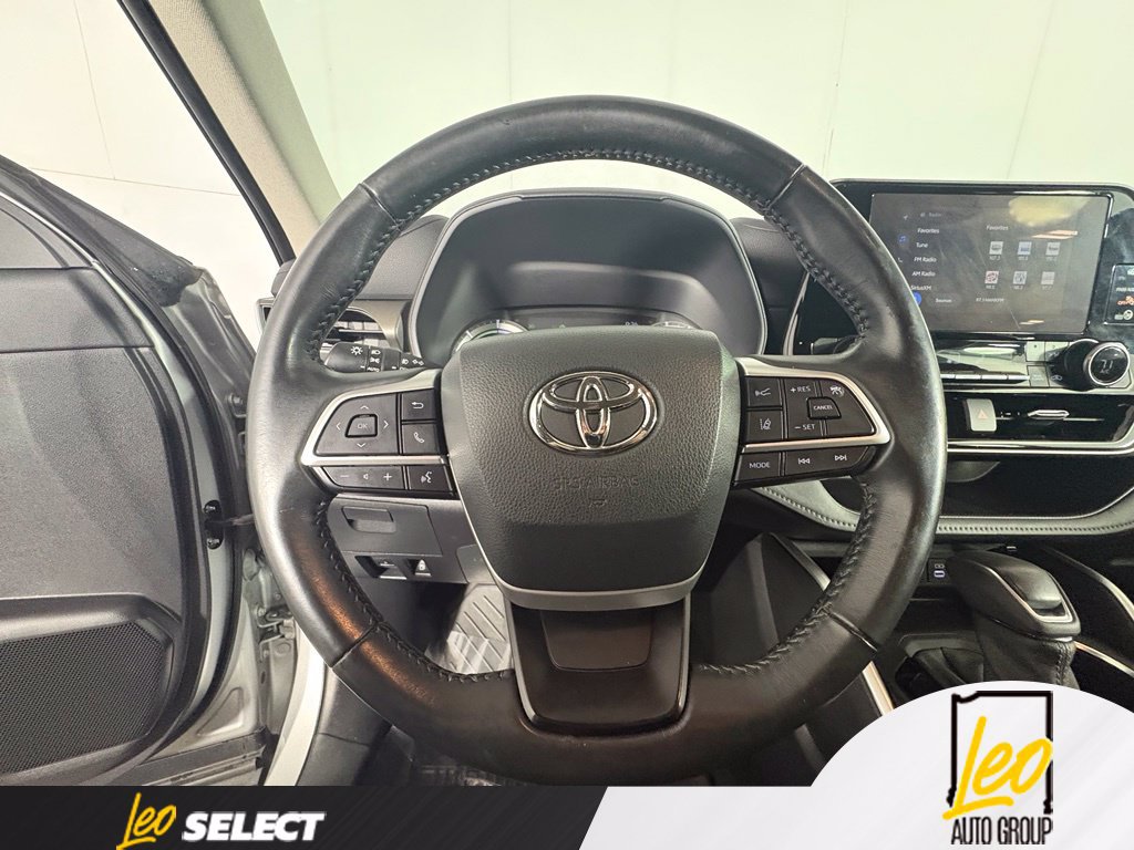 Used 2023 Toyota Highlander LE FWD image 10