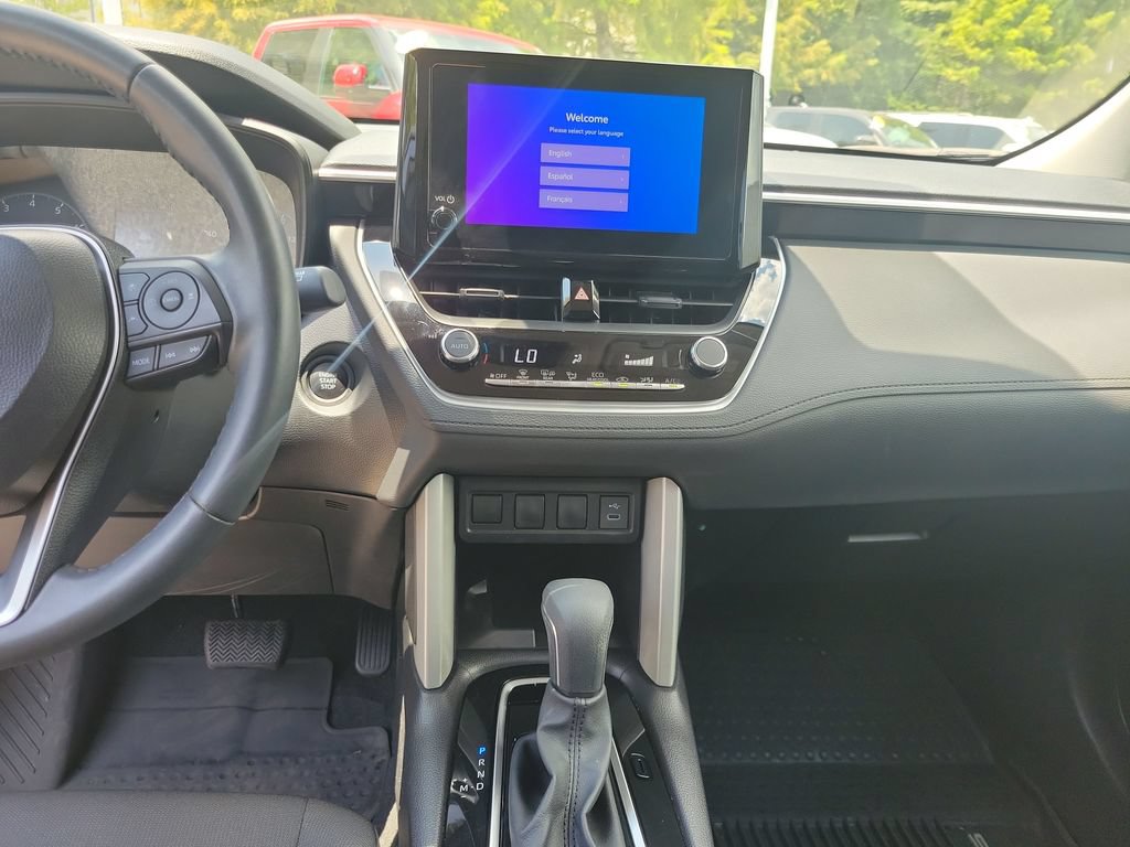 Certified 2025 Toyota Corolla Cross LE FWD image 23