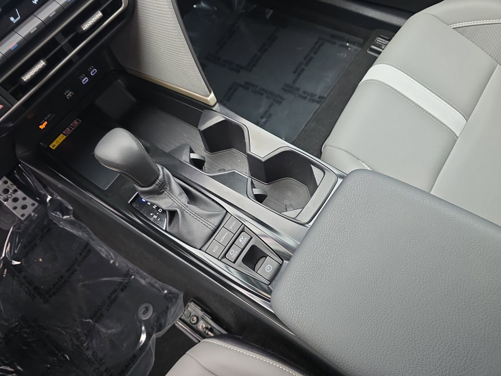 Used 2025 Toyota Camry SE image 31