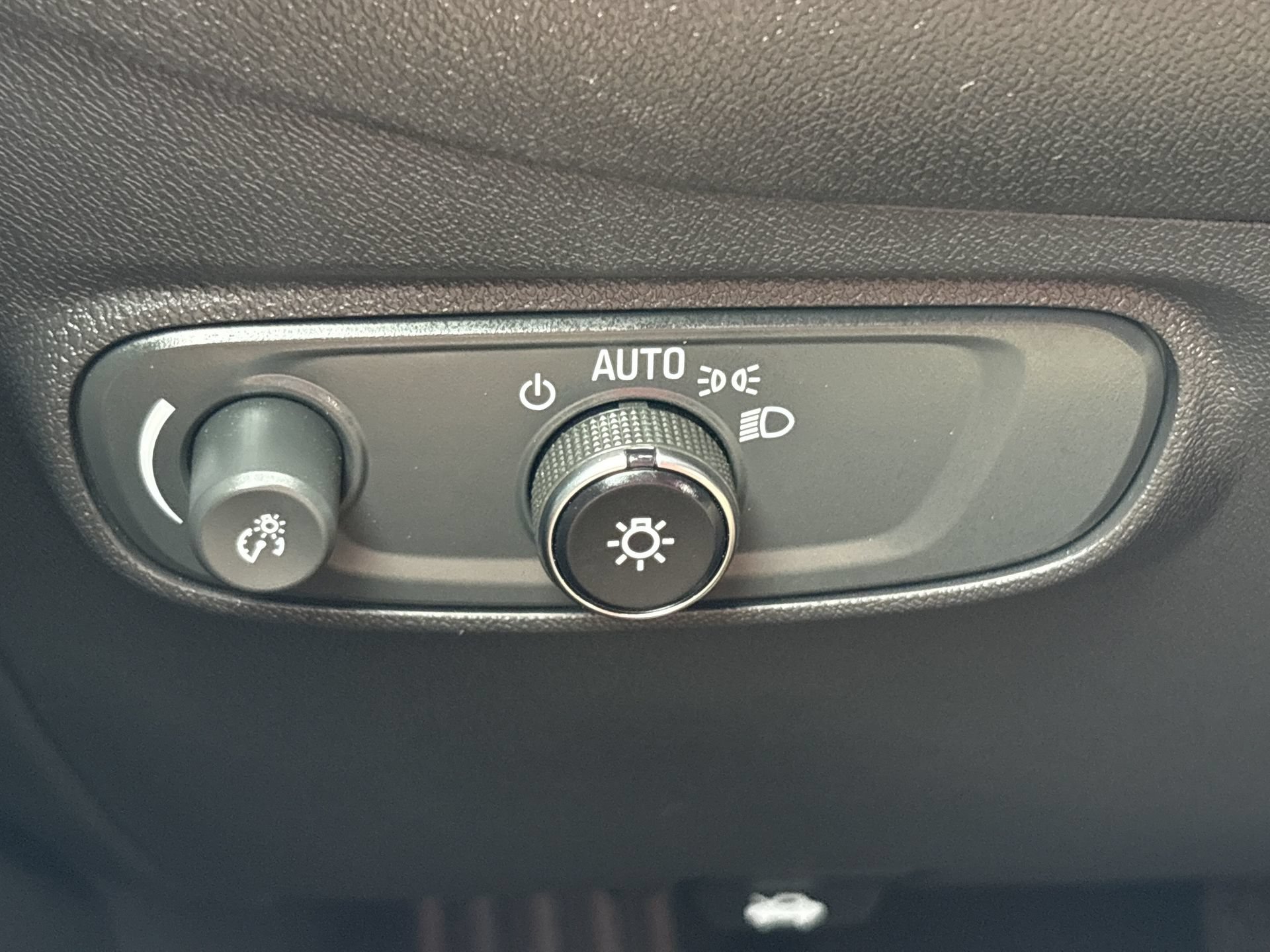 Used 2024 Chevrolet Equinox RS w/ LPO, Floor Liner Package FWD image 12