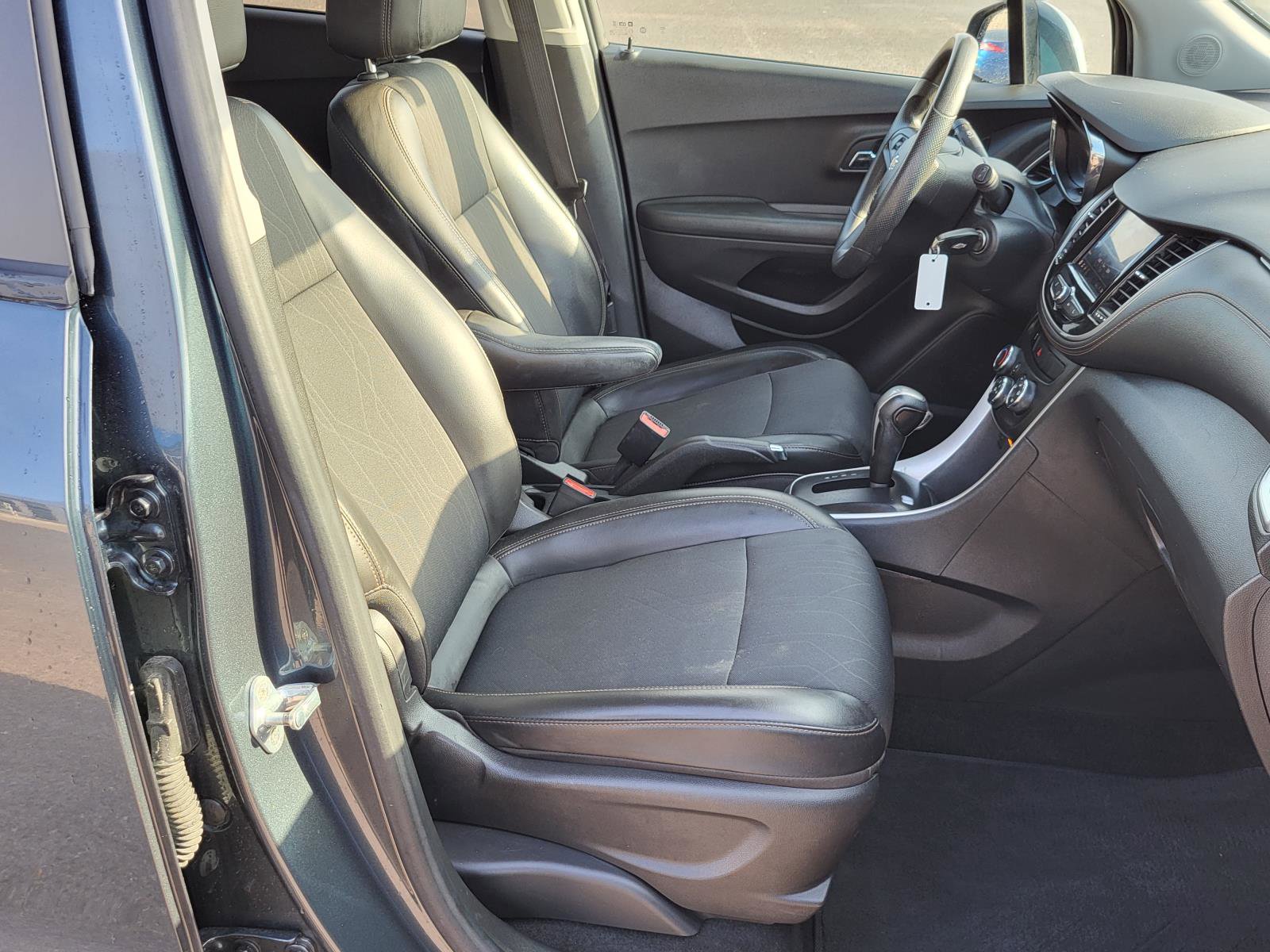 Used 2021 Chevrolet Trax LT image 10