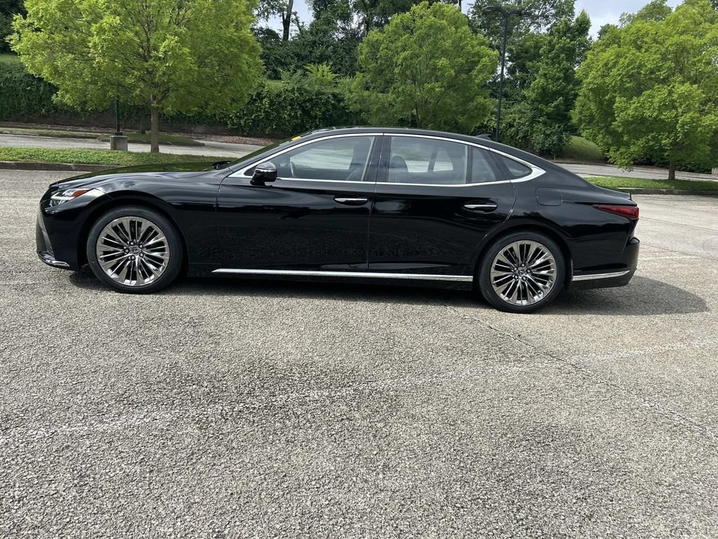 Used 2023 Lexus LS 500 AWD w/ Interior Upgrade Package image 4