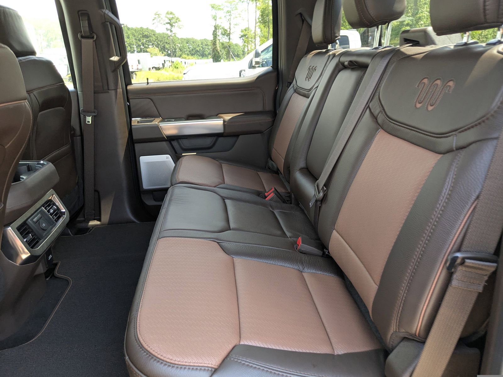 New 2025 Ford F350 King Ranch w/ Chrome Package image 15