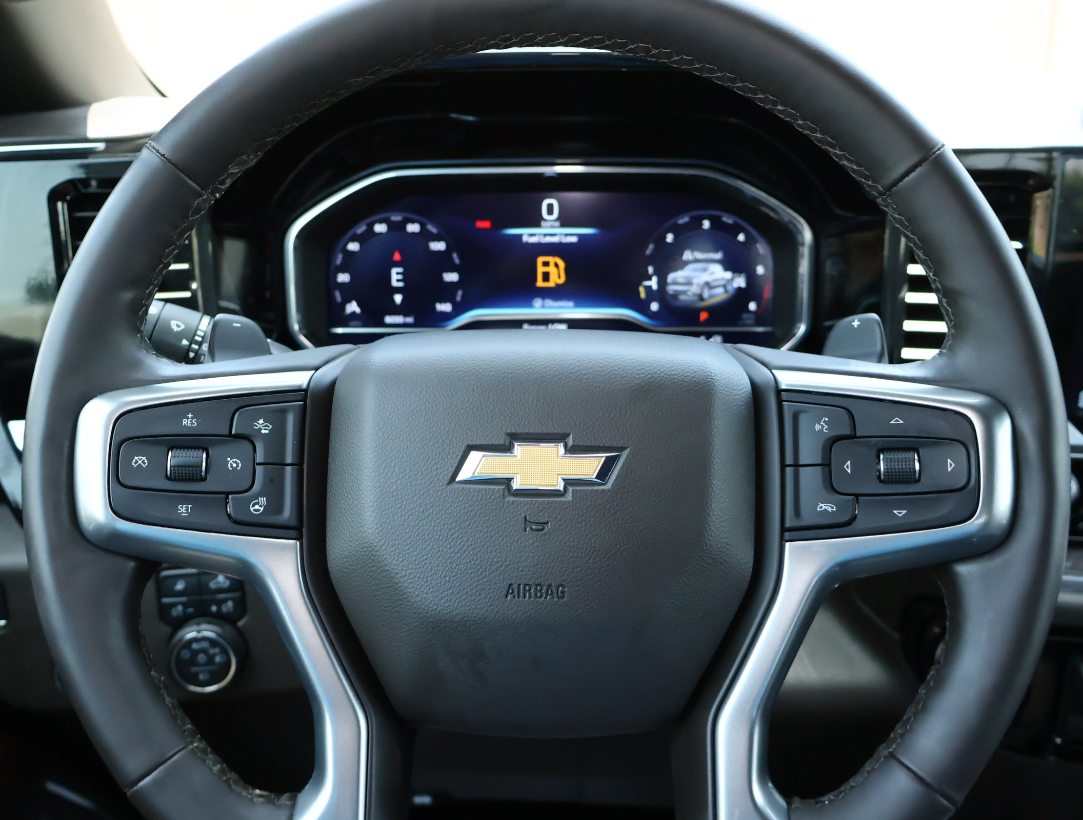 Used 2024 Chevrolet Silverado 1500 LTZ w/ LTZ Premium Package AWD/4WD image 15