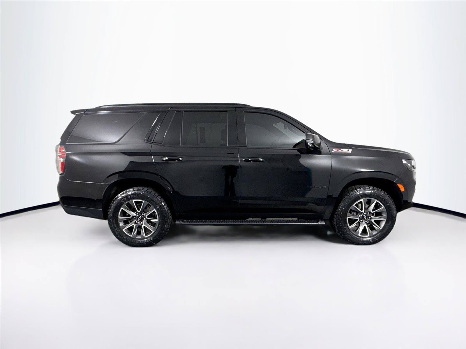 Used 2024 Chevrolet Tahoe Z71 w/ Luxury Package AWD/4WD image 11