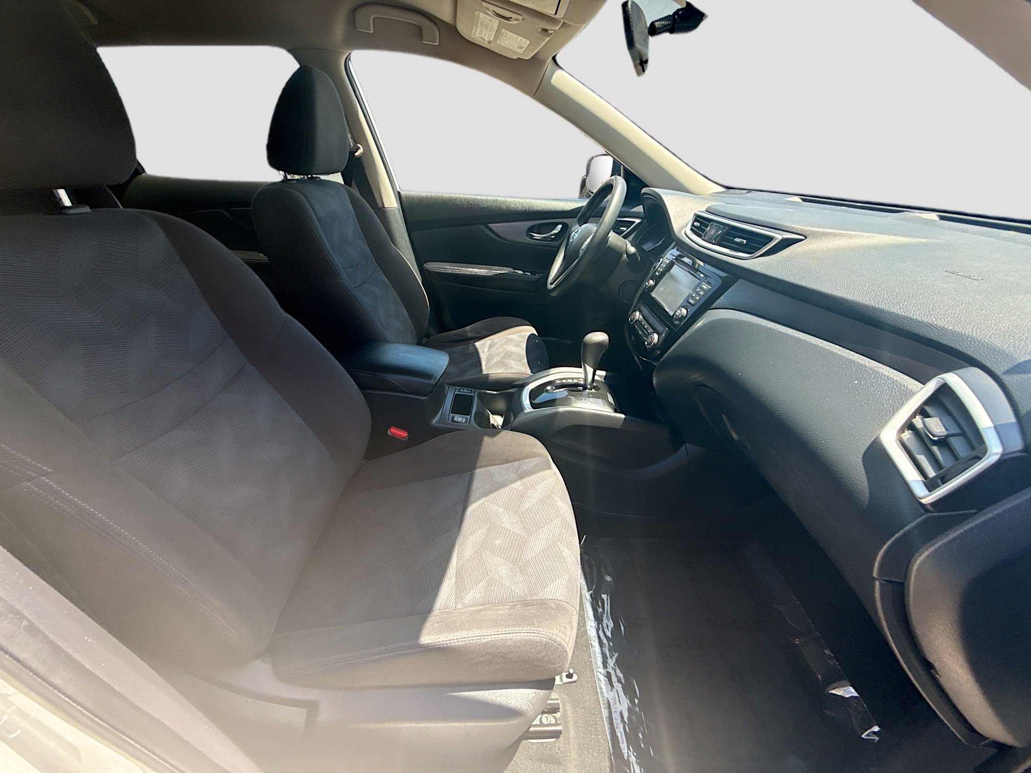 Used 2015 Nissan Rogue SV w/ SV Premium Package image 32