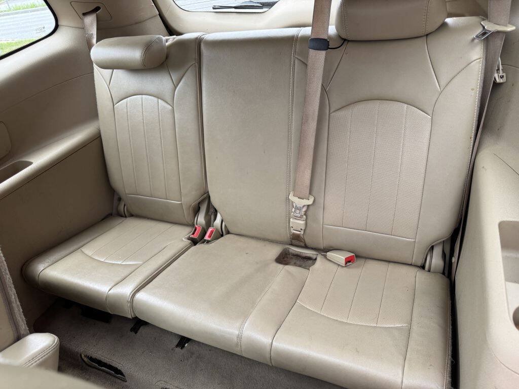 Used 2011 Buick Enclave CXL FWD image 6