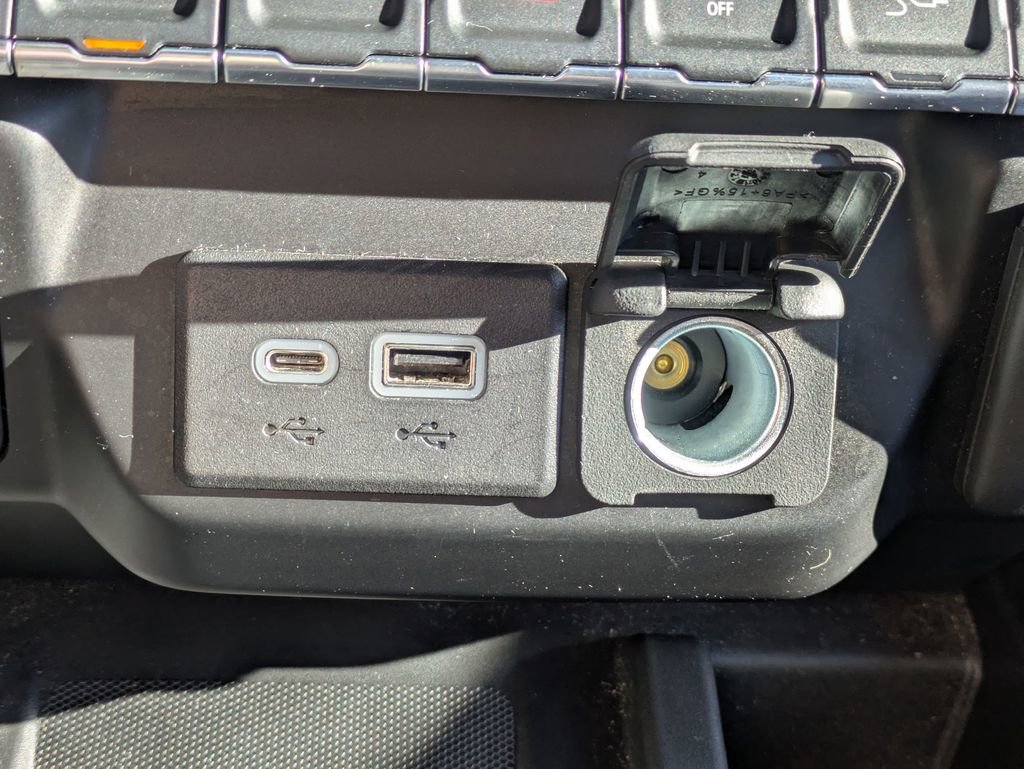 Used 2022 Chevrolet Silverado 2500 High Country image 28