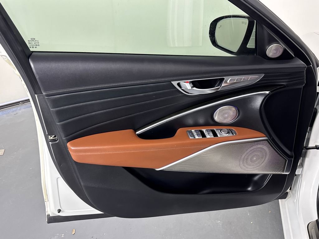 Used 2019 Kia K900 Luxury w/ VIP Package image 25