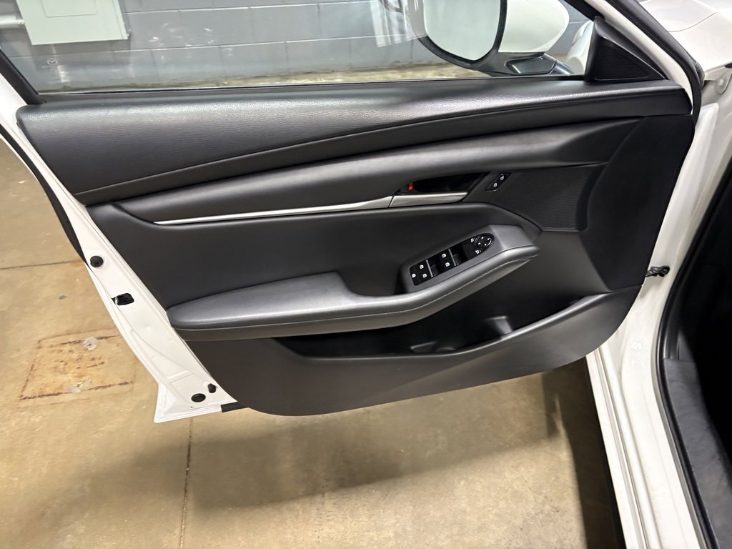 Used 2021 MAZDA MAZDA3 s image 22