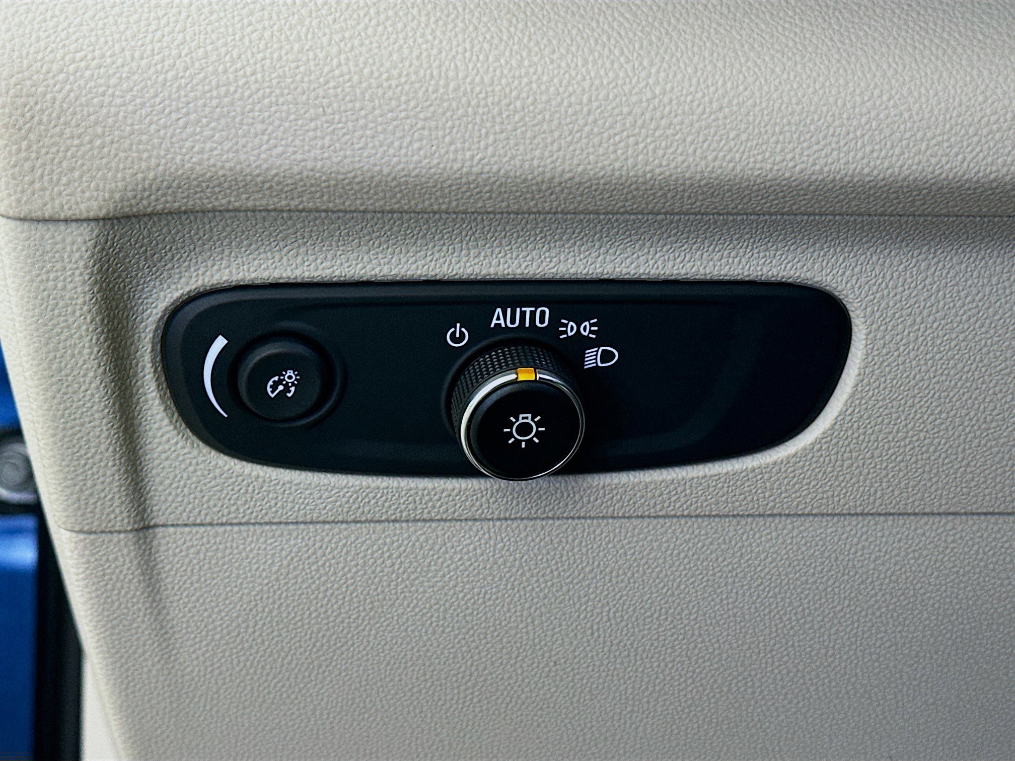 Used 2023 Buick Envision Preferred image 17