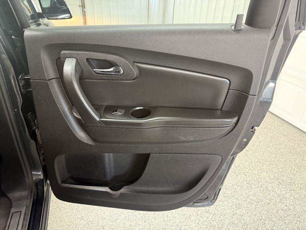 Used 2011 Chevrolet Traverse LT w/ Personal Connectivity Package FWD image 32