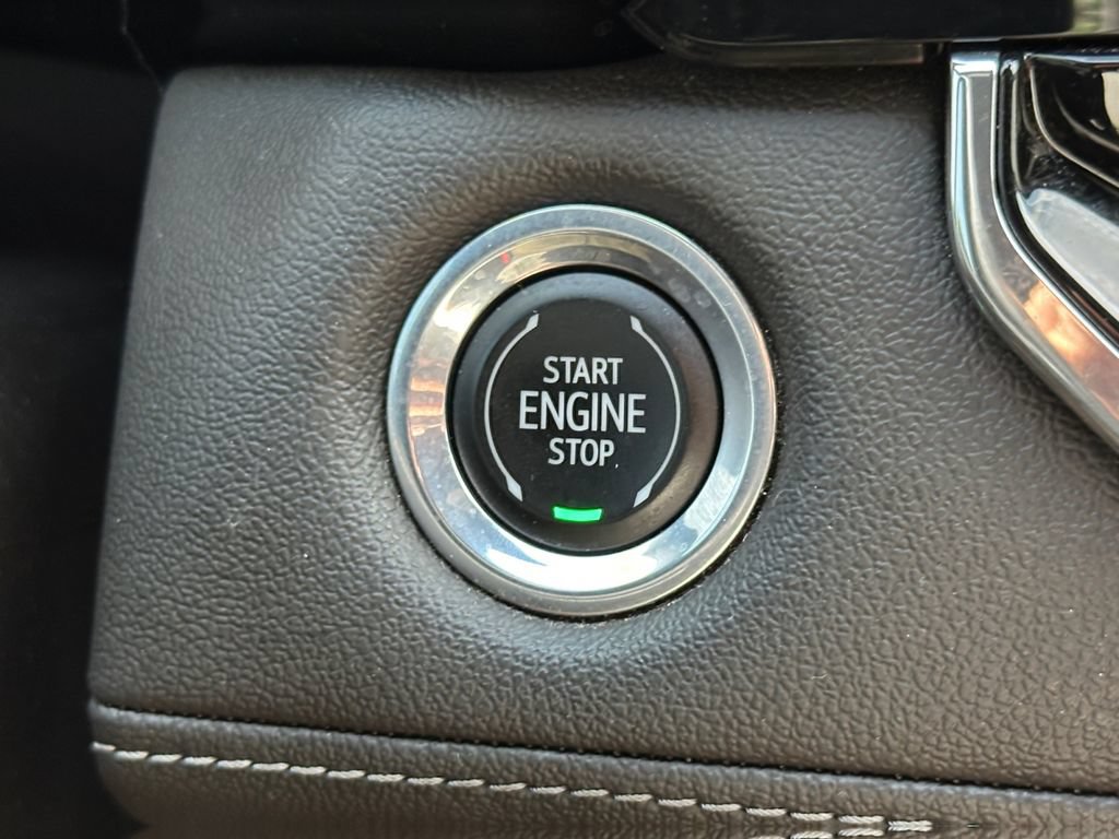 Used 2023 Chevrolet Colorado LT AWD/4WD image 26