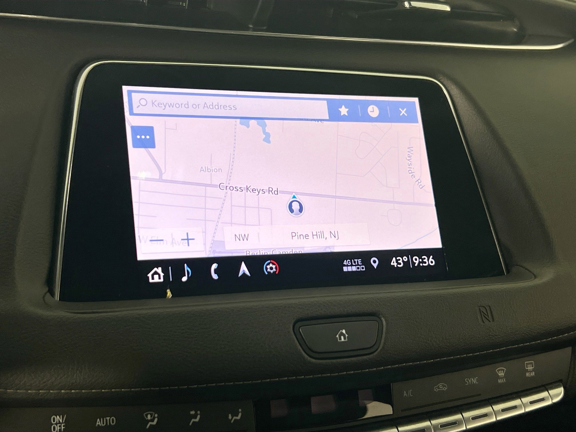 Used 2019 Cadillac XT4 Premium Luxury w/ Technology Package image 14