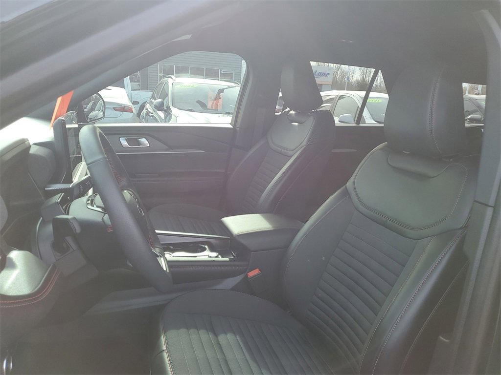 Used 2025 Ford Explorer ST-Line image 6