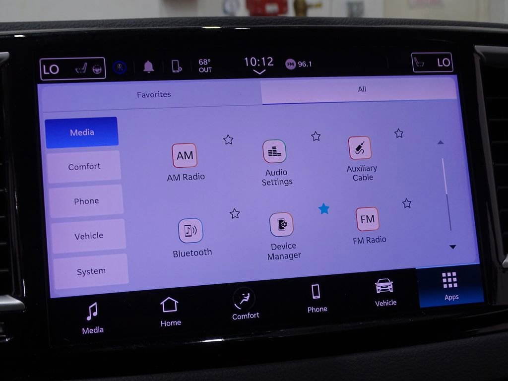 Used 2024 Chrysler Pacifica Touring-L image 38