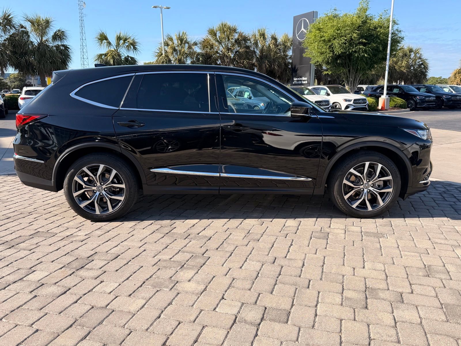 Used 2024 Acura MDX SH-AWD w/ Technology Package image 8