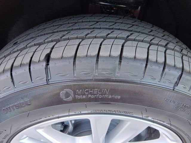 New 2026 Cadillac XT5 Luxury w/ LPO, Premium Carpet Package image 24