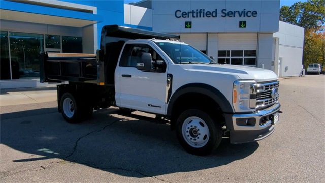 Used 2023 Ford F550 4x4 Regular Cab Super Duty image 2