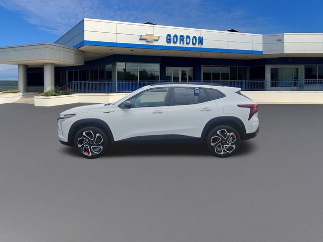 Used 2024 Chevrolet Trax RS w/ Sunroof Package FWD image 2