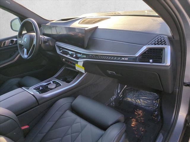 Certified 2025 BMW X5 xDrive40i w/ Parking Assistance Package image 24