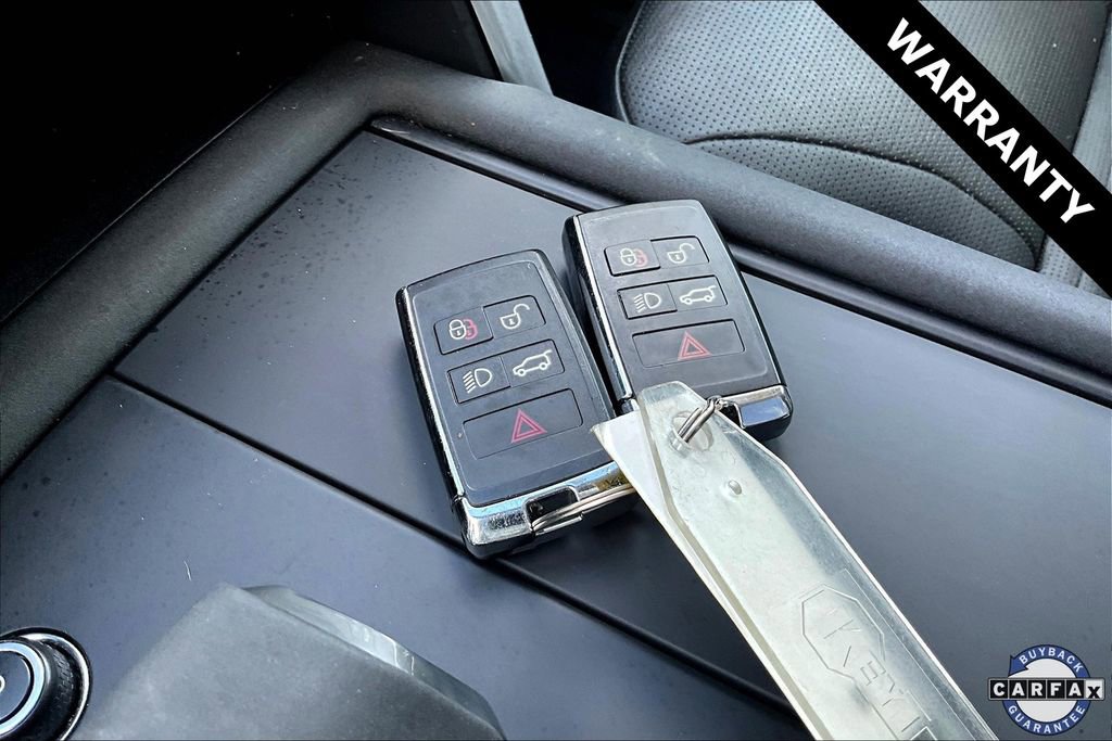 Used 2024 Land Rover Discovery S image 34