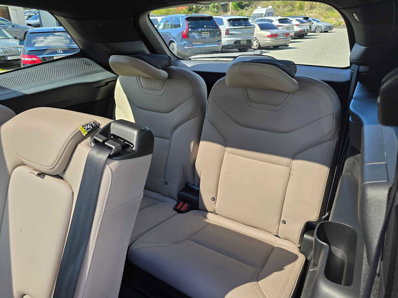 Certified 2025 Volvo EX90 Plus AWD/4WD image 19
