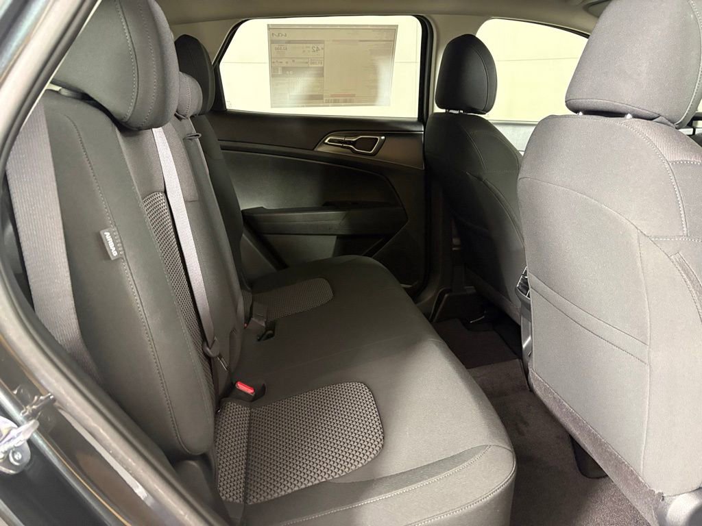 New 2026 Kia Sportage LX image 16