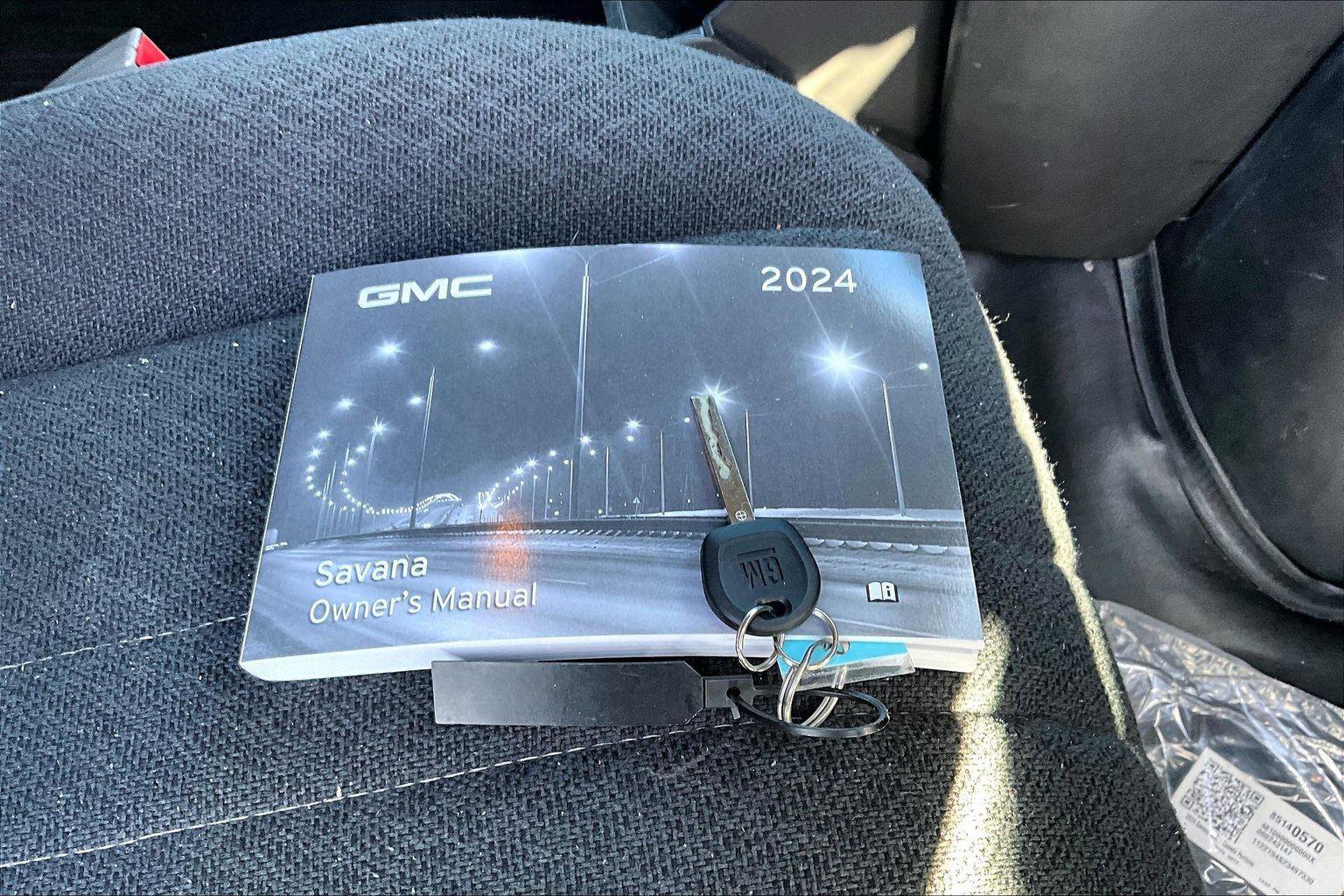 Used 2024 GMC Savana 2500 w/ Driver Convenience Package image 11