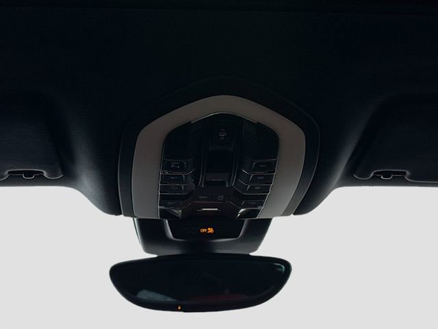 Used 2018 Porsche Macan S image 19