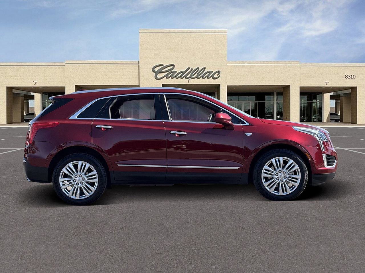 Used 2018 Cadillac XT5 Premium Luxury w/ LPO, Wheel Lock Package image 4