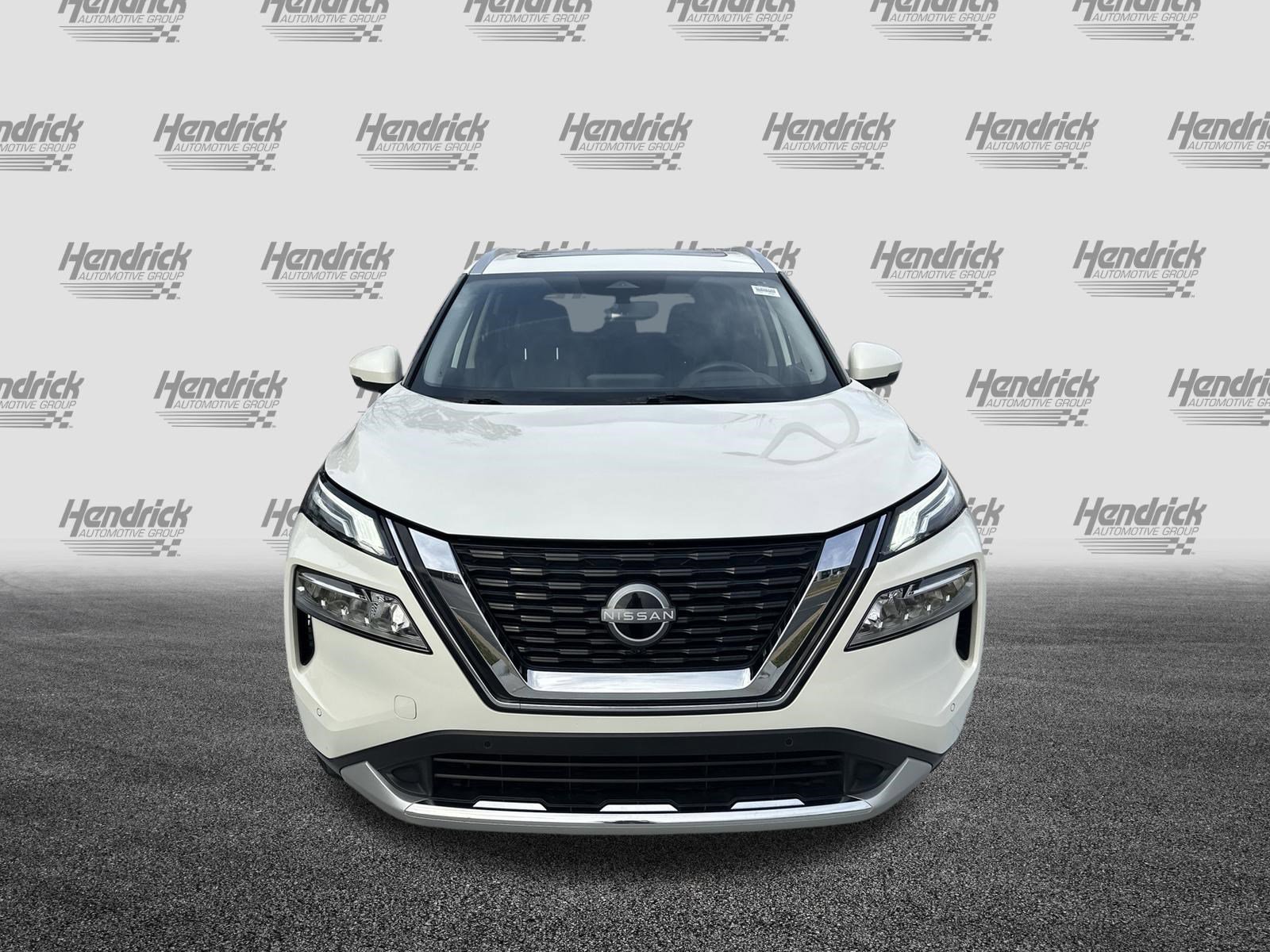 Used 2023 Nissan Rogue Platinum w/ Platinum Premium Package image 3