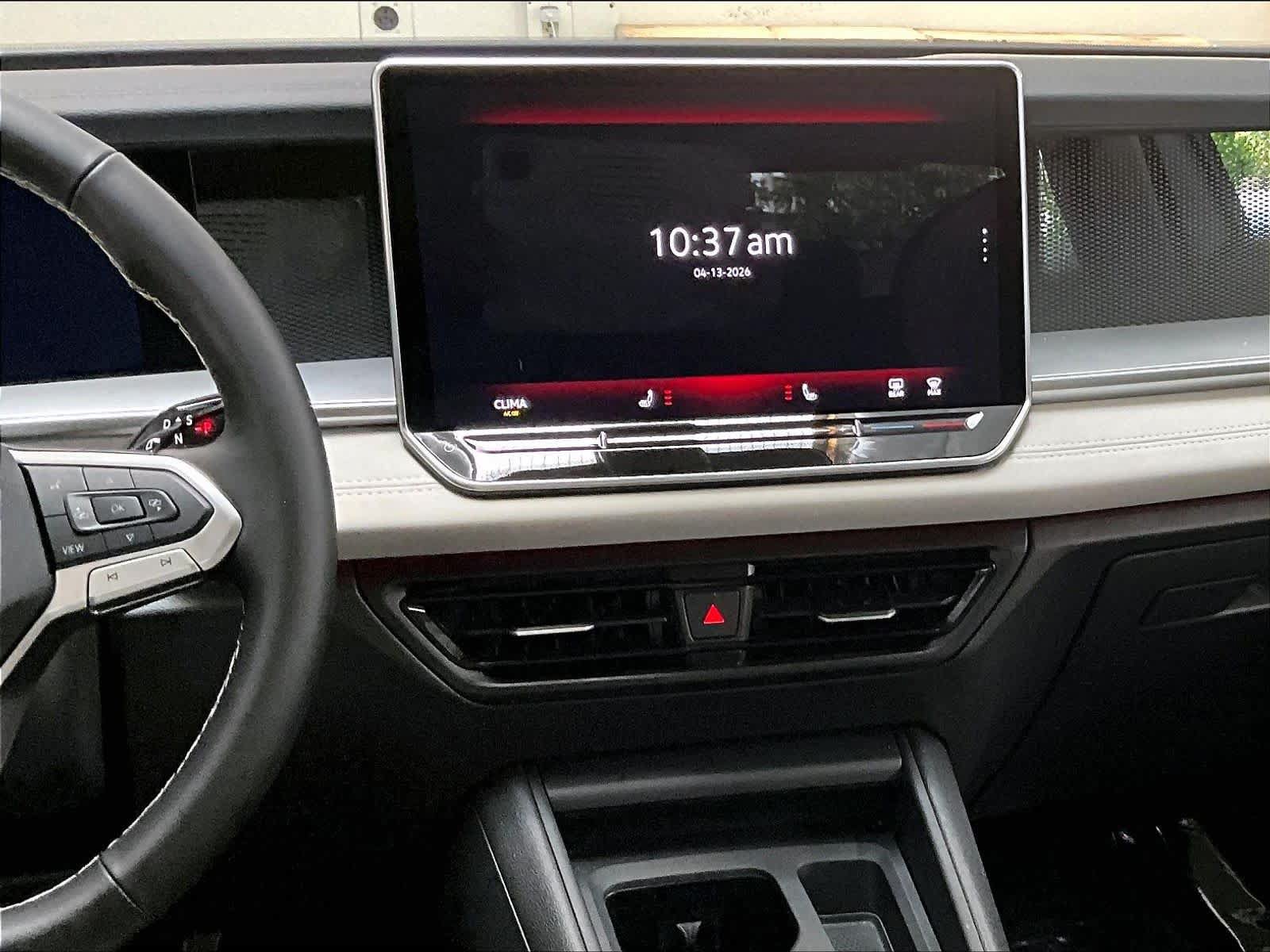 Certified 2025 Volkswagen Tiguan SE FWD image 9