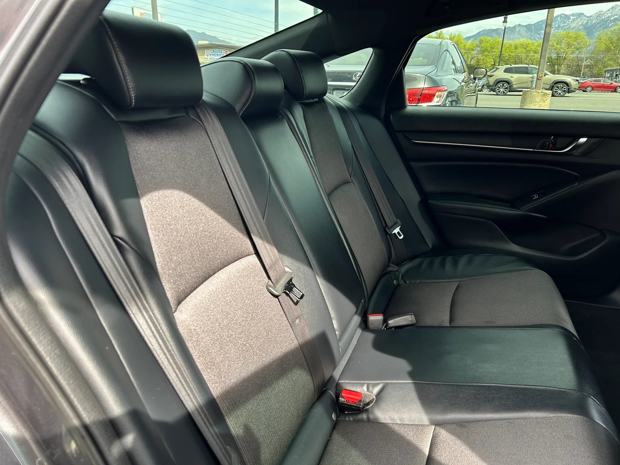 Used 2018 Honda Accord Sport image 18