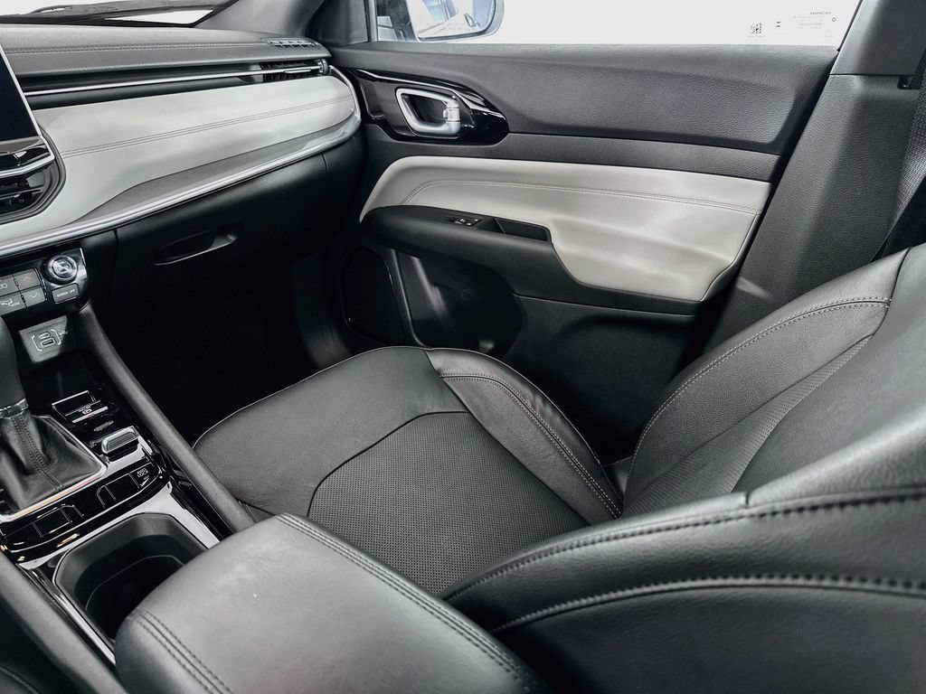Certified 2023 Jeep Compass Limited AWD/4WD image 33
